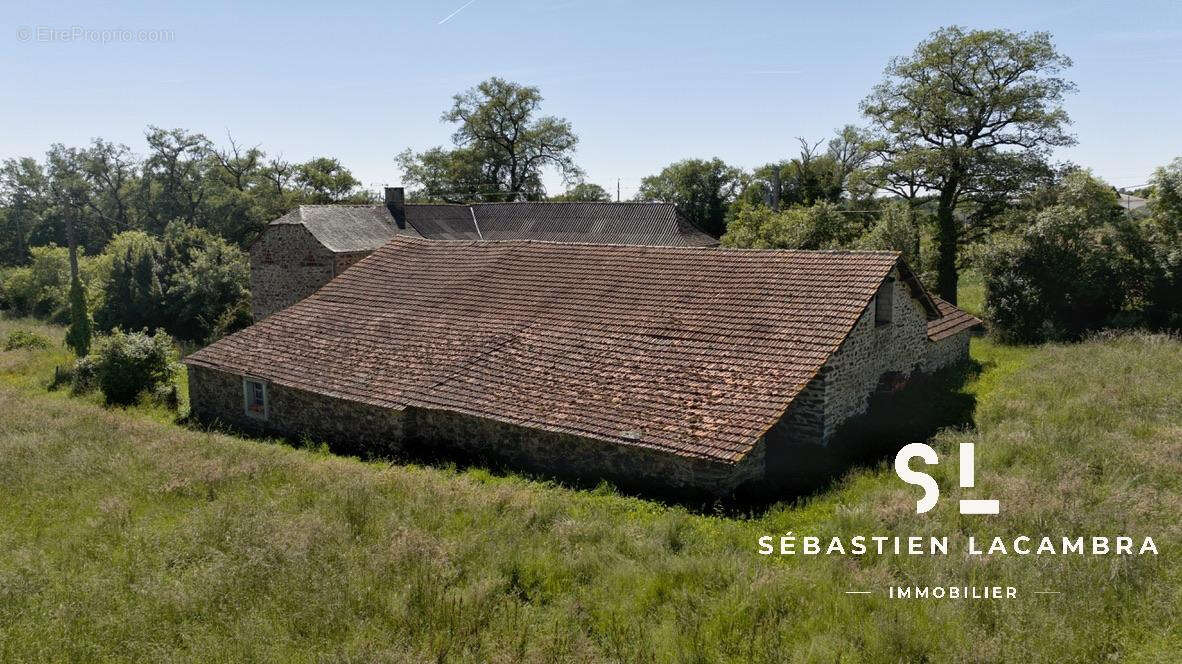Maison à JOUQUEVIEL