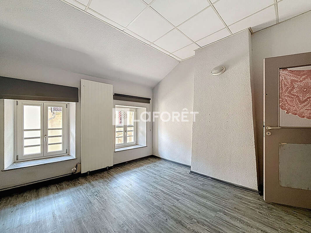 Maison à NEUFCHATEAU