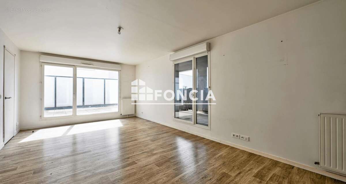 À vendre – Appartement 5 pièces de 95 m² avec exceptionnelle terrasse de 76 m² et 2 parking en sous-sol / DPE C - photo 2