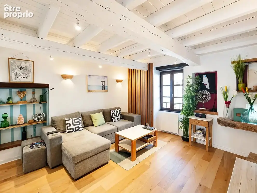 SAINT MARCEL LES SAUZET – Charmante maison de village - T3 – 90 m² – Cave – Atelier – Stationnement immédiat - photo 2
