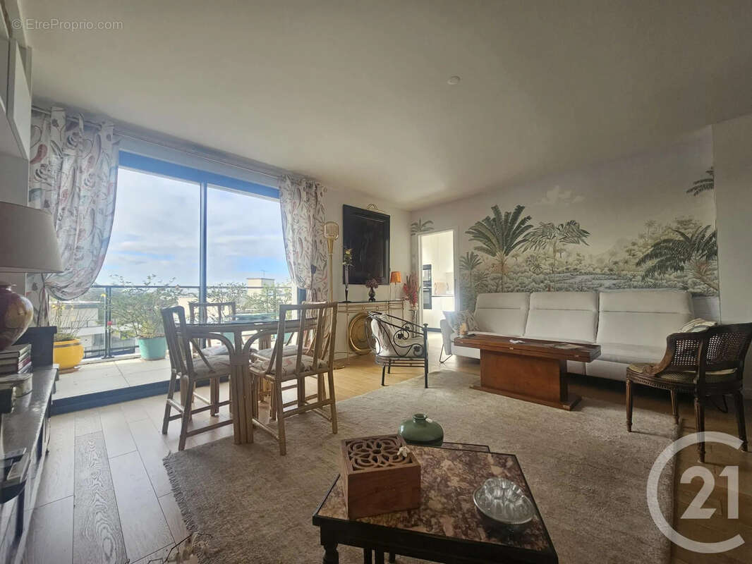 Appartement à SAINT-MAUR-DES-FOSSES