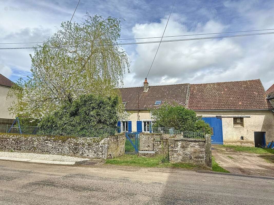 Maison à AISY-SOUS-THIL