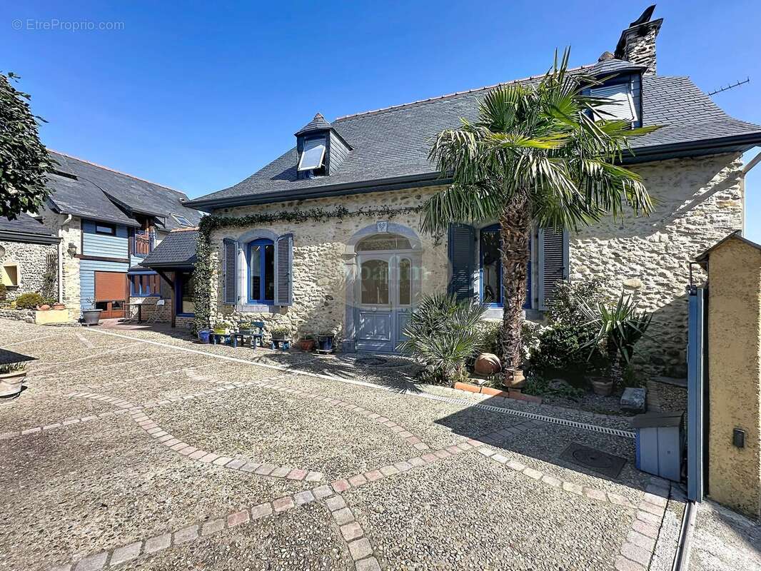 Maison à ARCIZAC-ADOUR