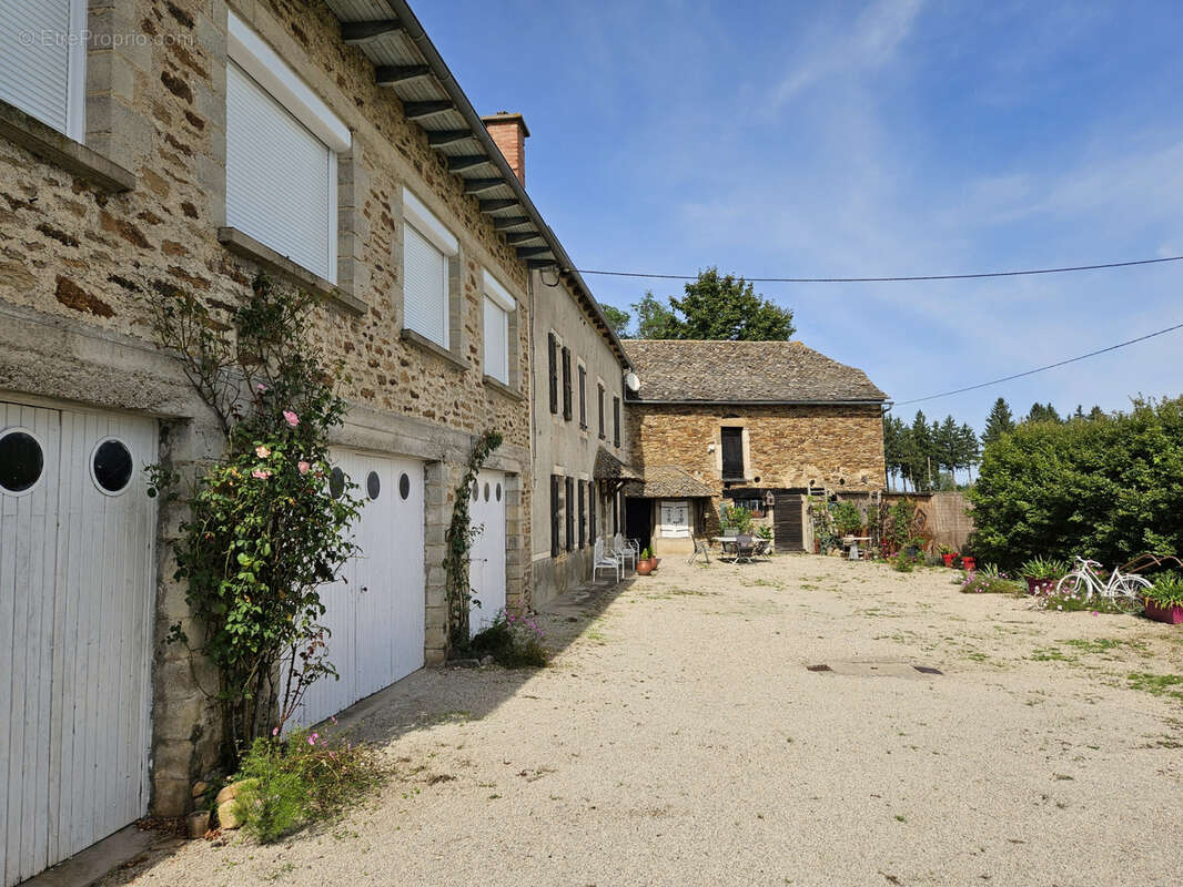 Maison à CALMONT