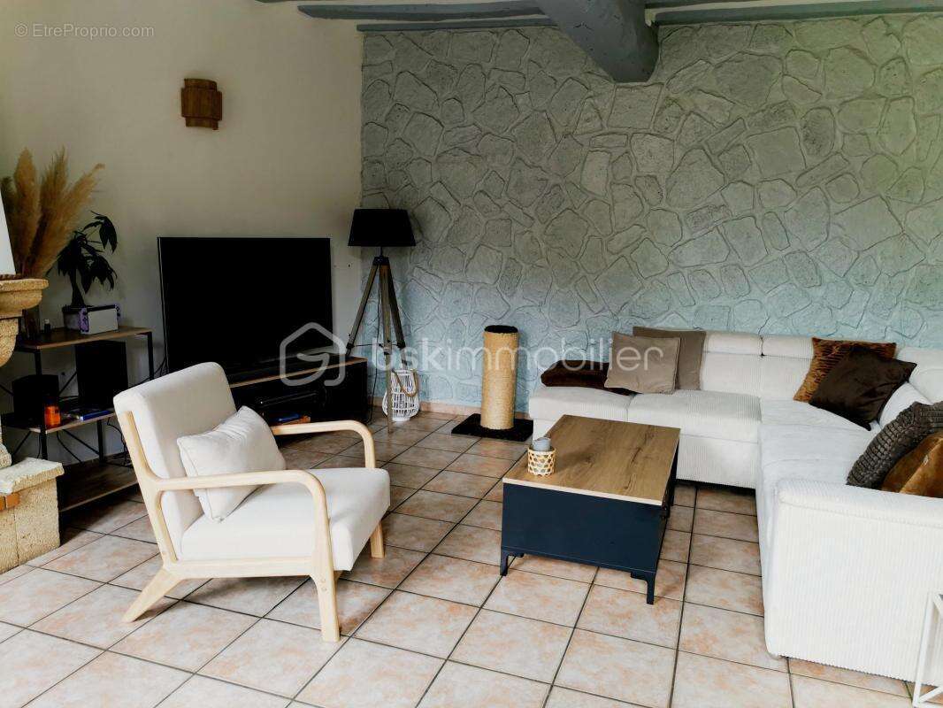 Maison à PONT-SUR-YONNE