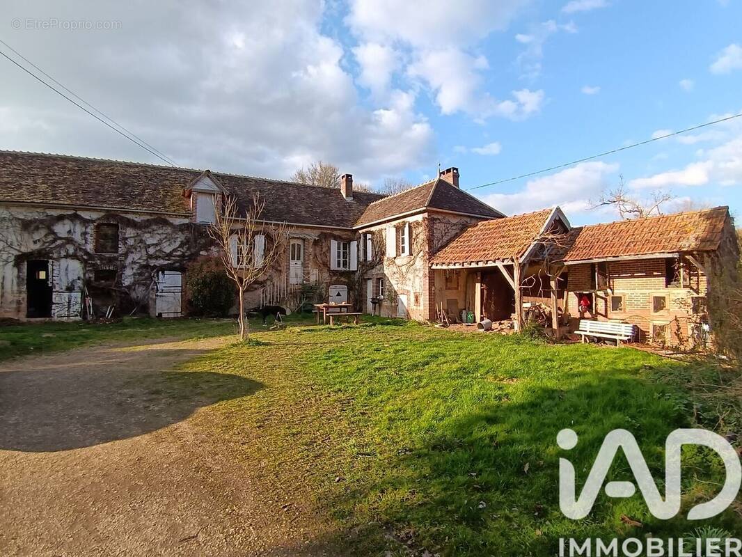 Photo 1 - Maison à VILLIERS-SAINT-BENOIT