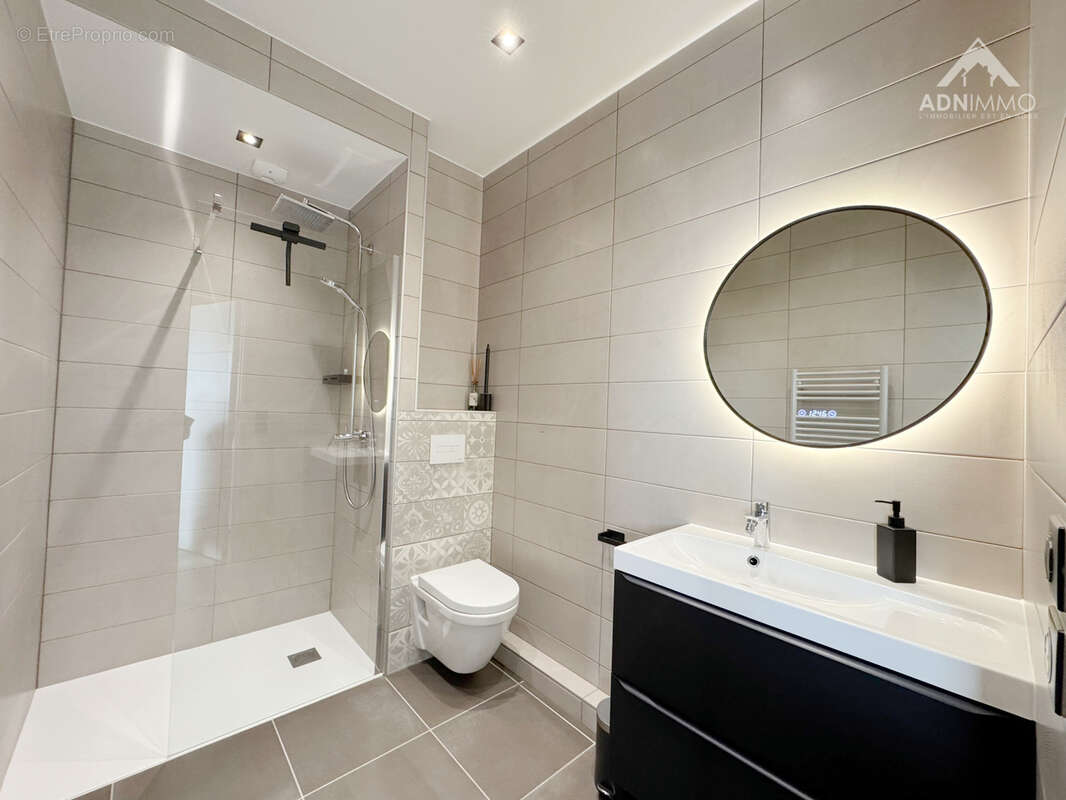 Appartement à PERON