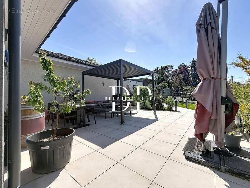 Maison à CRANVES-SALES