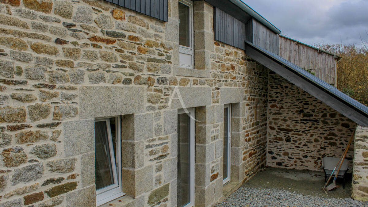 Maison à GUILLAC