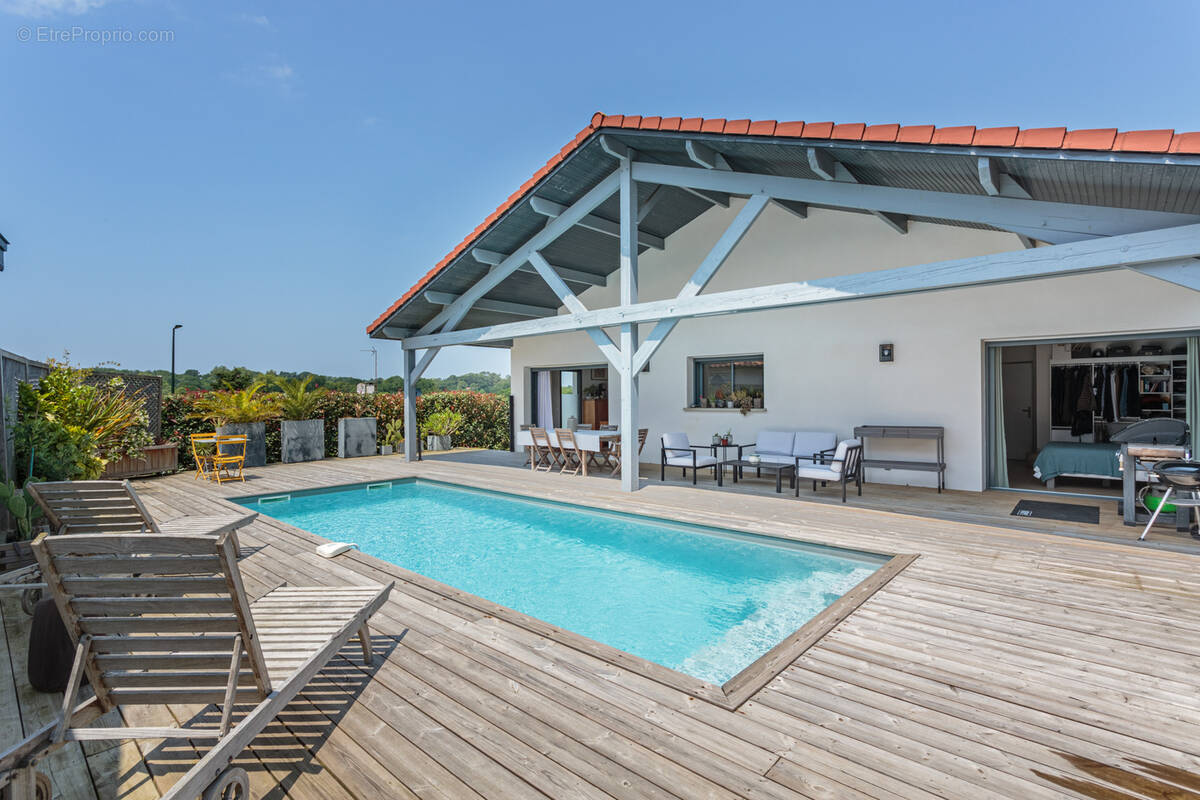 Maison à BASSUSSARRY