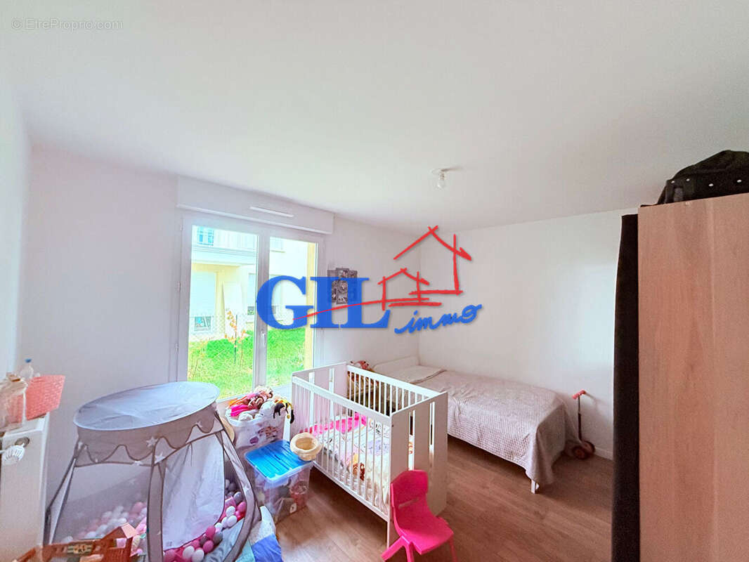 Appartement à SAVIGNY-LE-TEMPLE