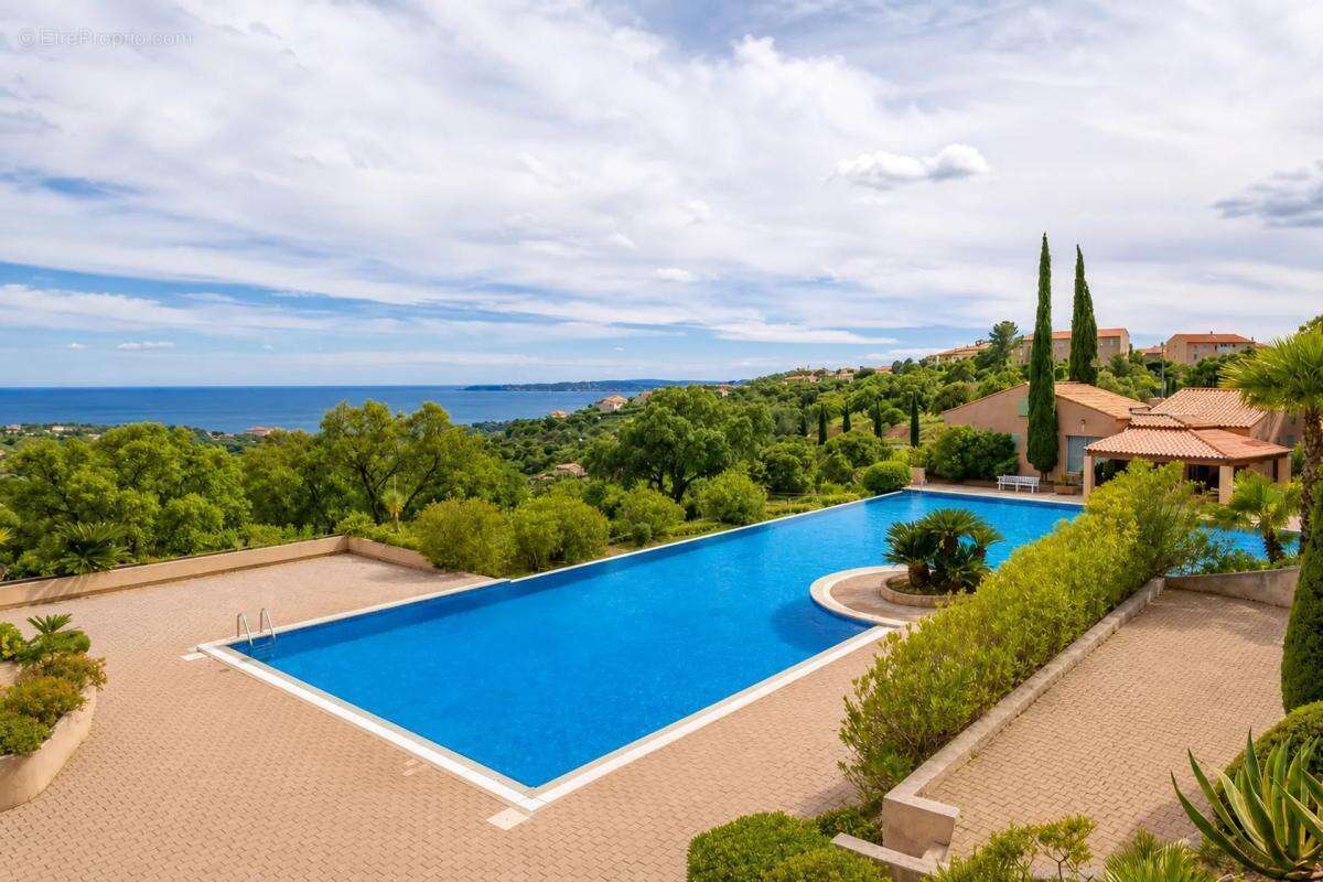Maison à ROQUEBRUNE-SUR-ARGENS