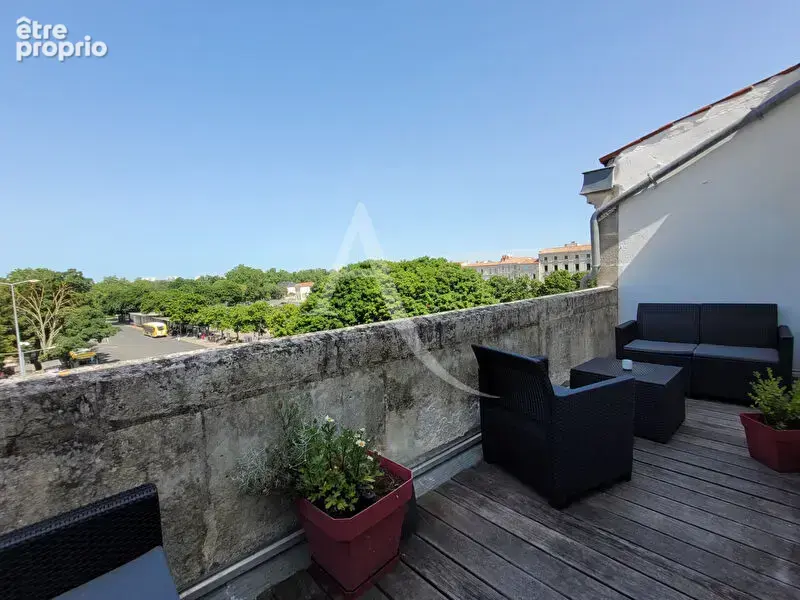 A vendre - Magnifique T2 bis avec terrasse et vue sur la Cathédrale Saint-Louis - photo 11