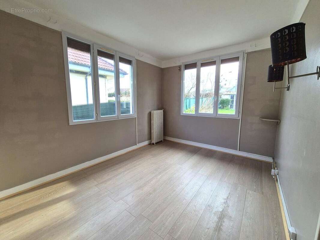 Maison à CHAMPS-SUR-MARNE