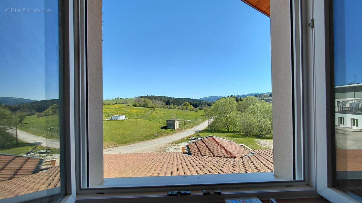 Appartement à ORCHAMPS-VENNES