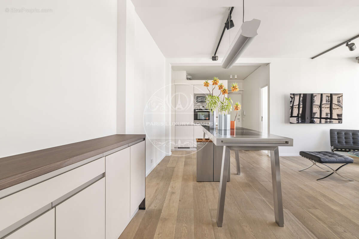 Appartement à PARIS-2E