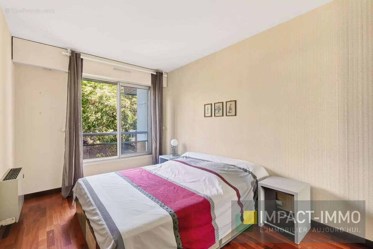 Appartement à COURBEVOIE