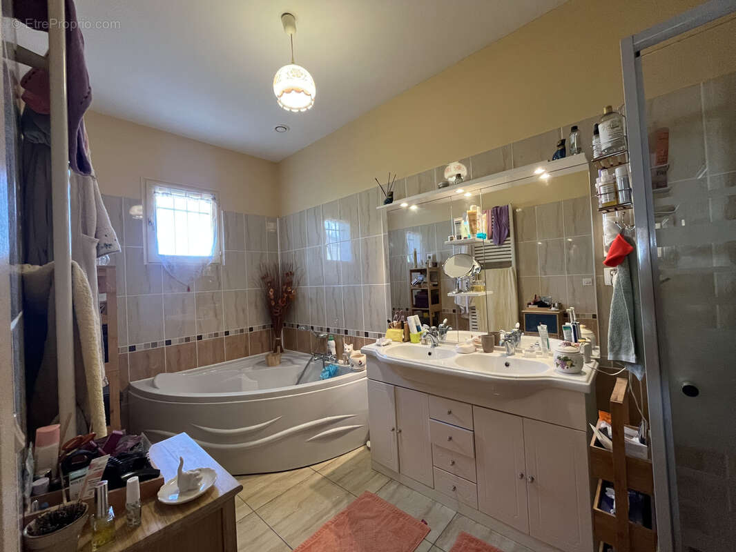 Maison à MORTAGNE-SUR-GIRONDE