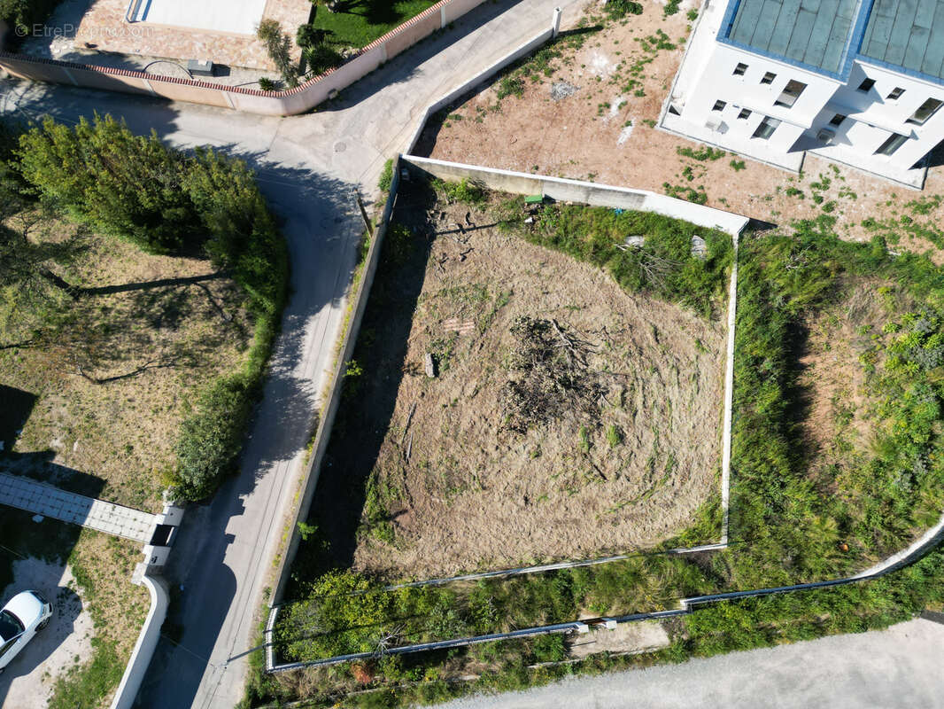 Terrain à LA FARLEDE