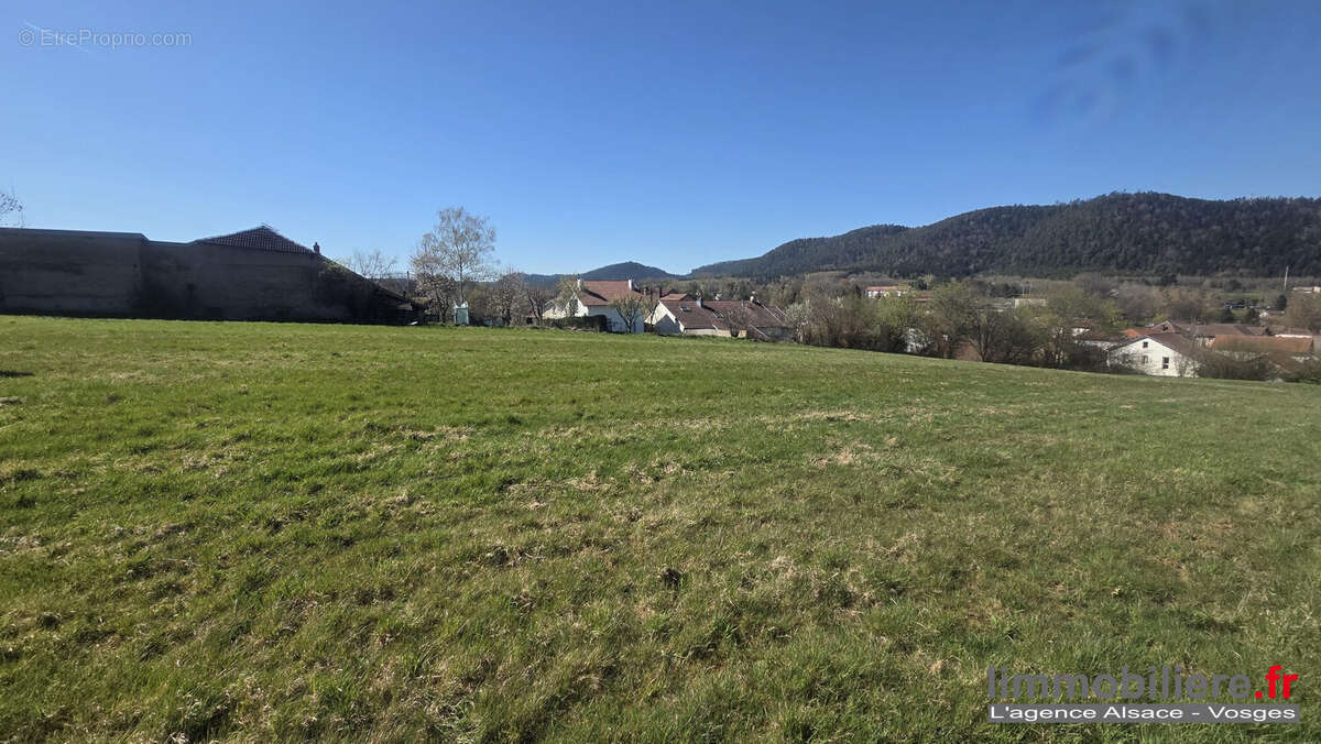 Terrain à ETIVAL-CLAIREFONTAINE