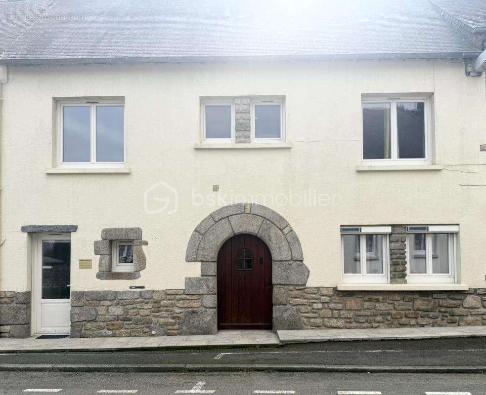 Maison à COLLINEE