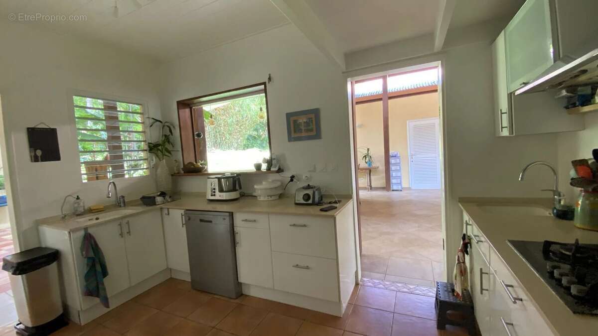 Maison à REMIRE-MONTJOLY