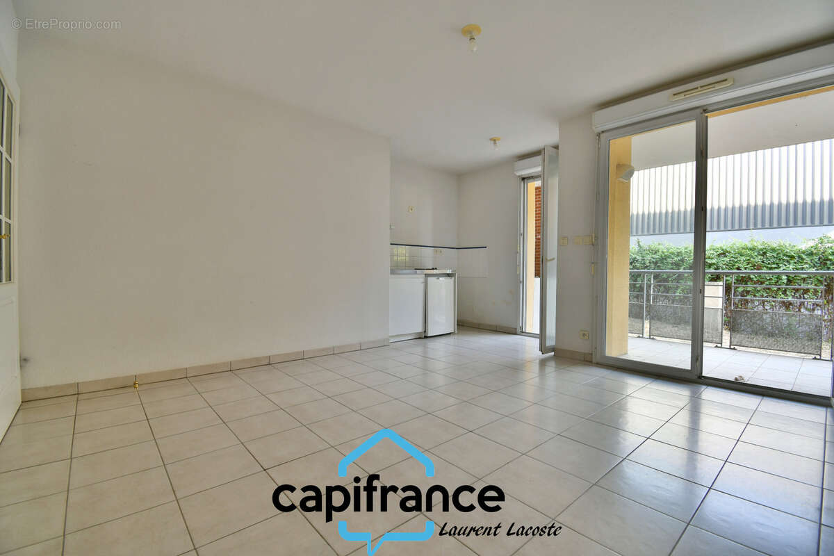 Appartement à vendre 1 pièces L'ISLE JOURDAIN (32) - residence sécurisée parking privatif - photo 2