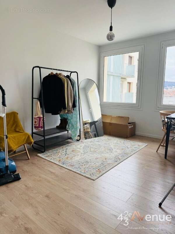 Appartement à SAINT-ETIENNE