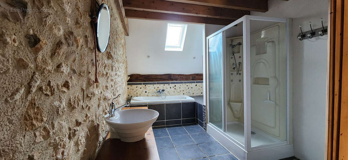 Maison à SAINT-GEORGES-DE-MONTCLARD