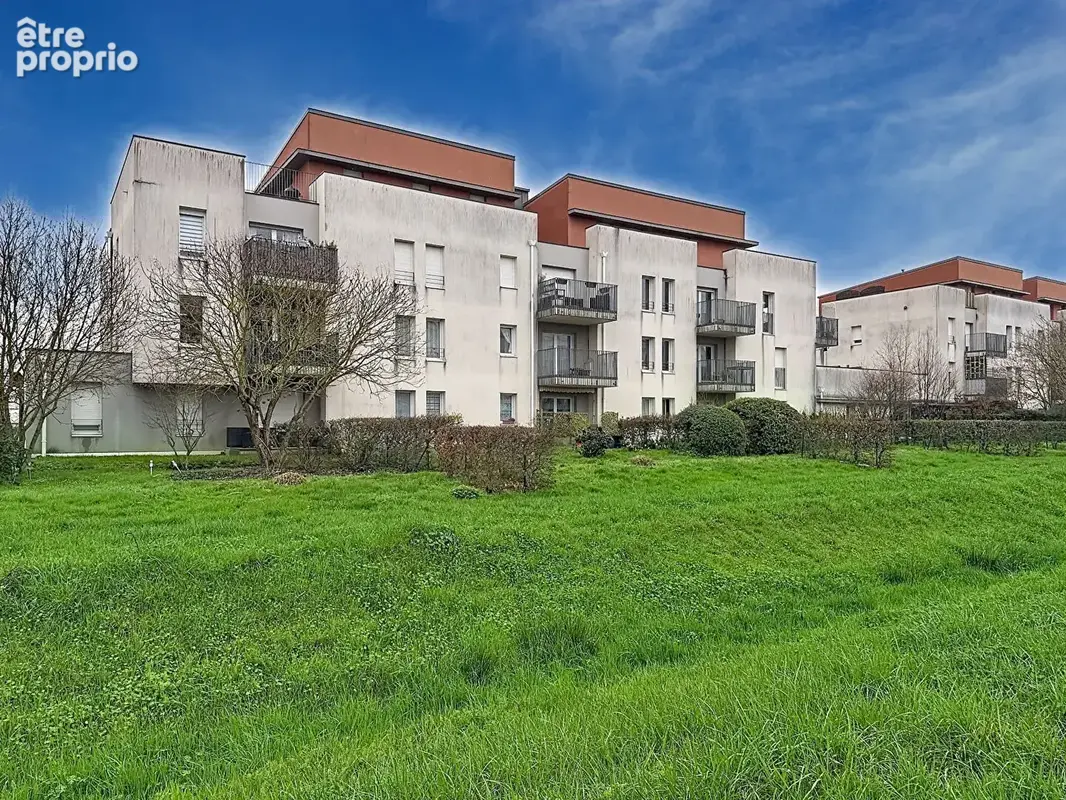 SAINT BARTHELEMY D'ANJOU -  Opportunité pour Investissement locatif ou Résidence principale - Lumineux T3 avec balcon garage - photo 8
