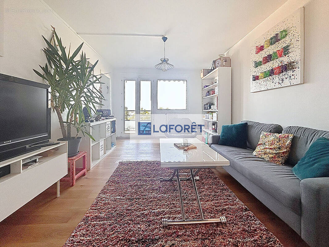 Appartement à SARTROUVILLE