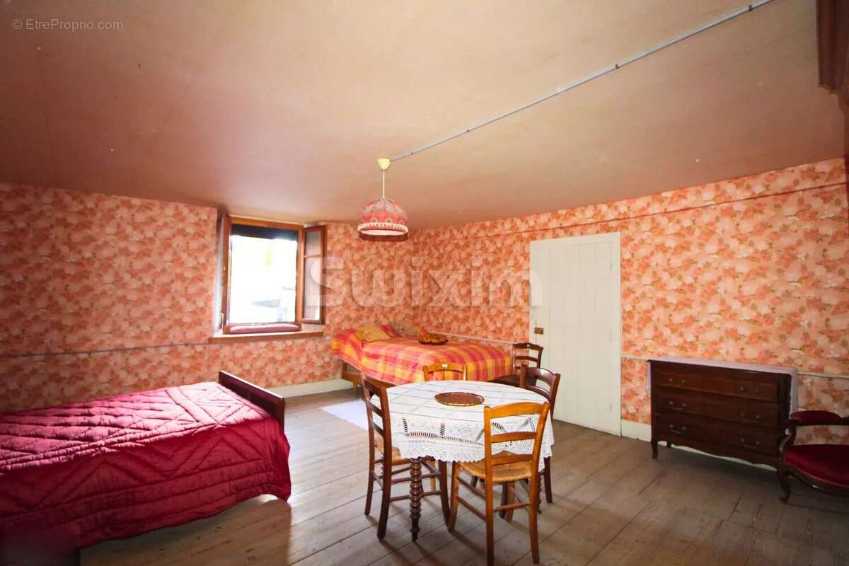 Maison à LABERGEMENT-SAINTE-MARIE