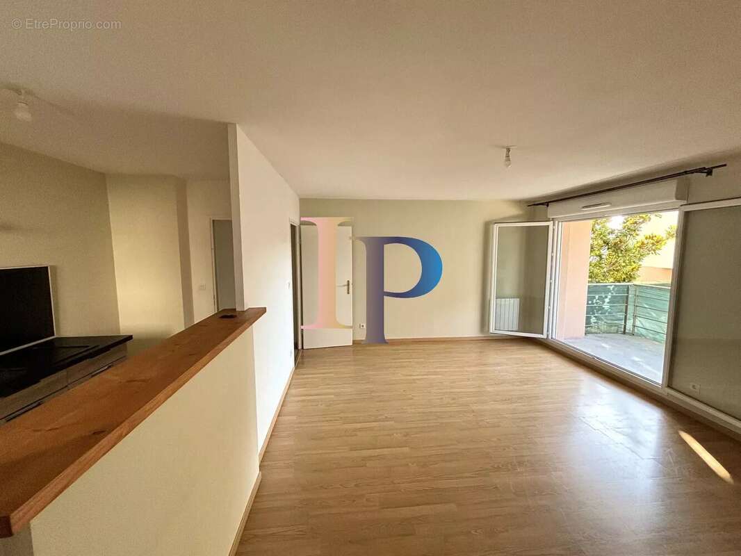 Appartement à LE COTEAU