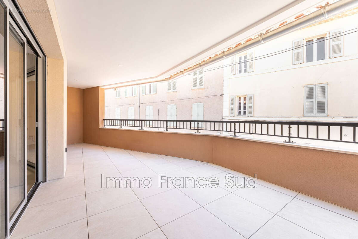 Appartement à LA GARDE-FREINET