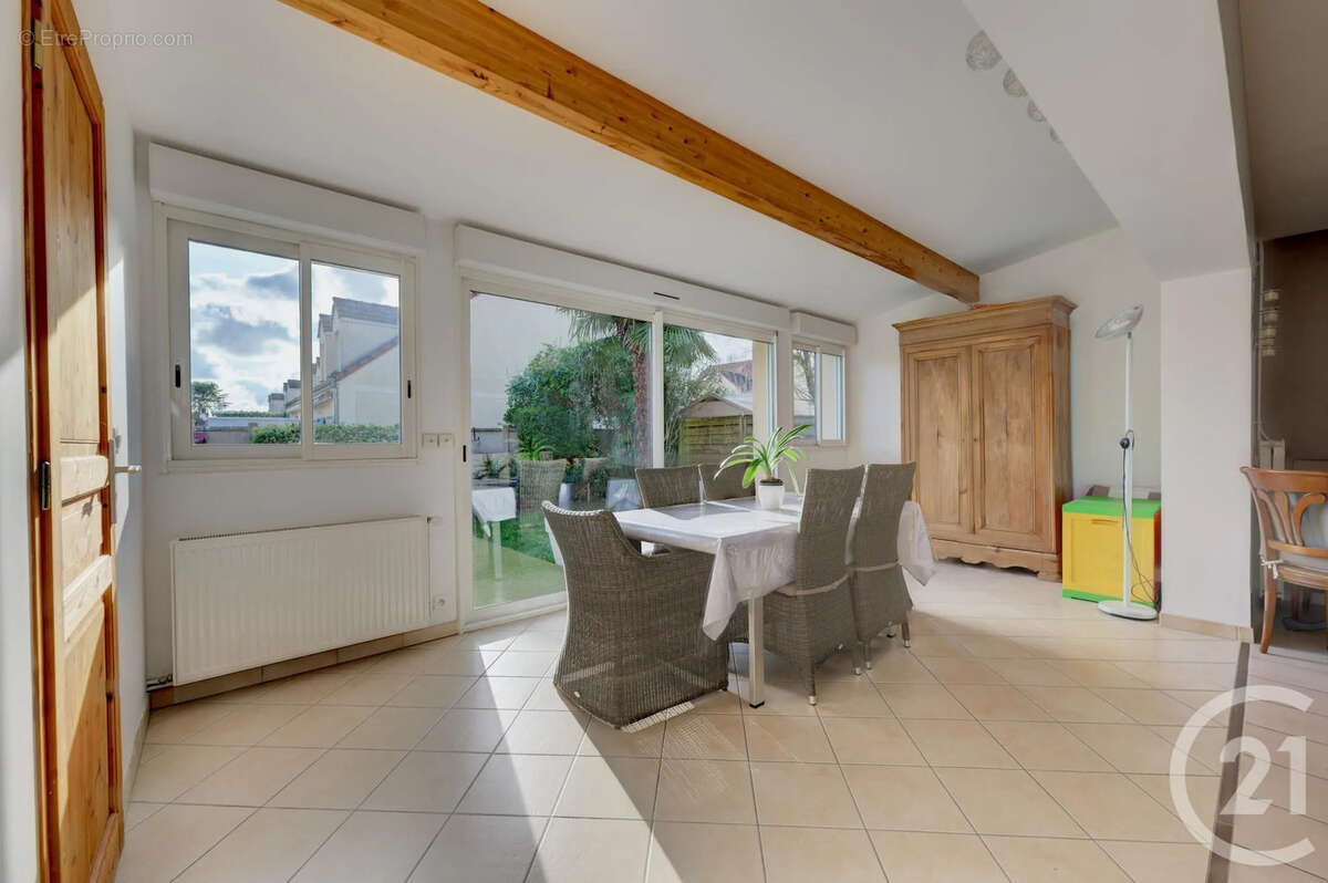 Maison à BRIE-COMTE-ROBERT