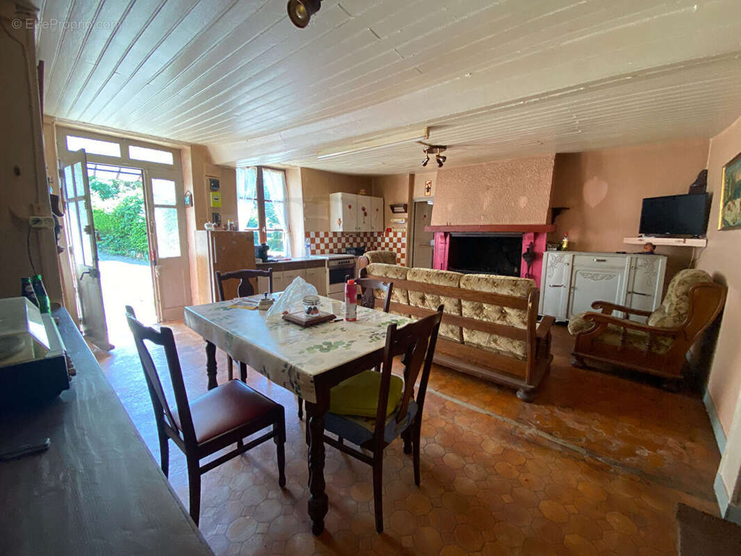 Maison à CHAMPSECRET