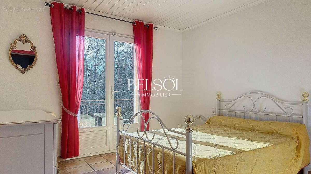 Maison à SAINT-LAURENT-DE-CERDANS