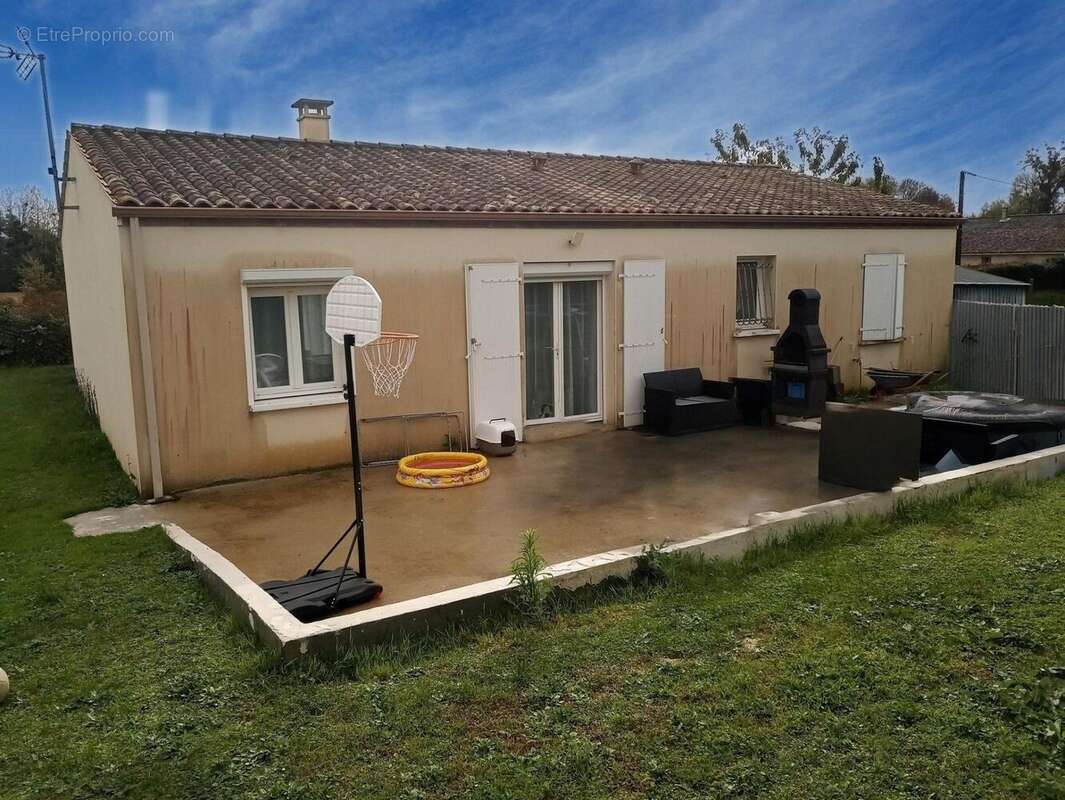 Photo 8