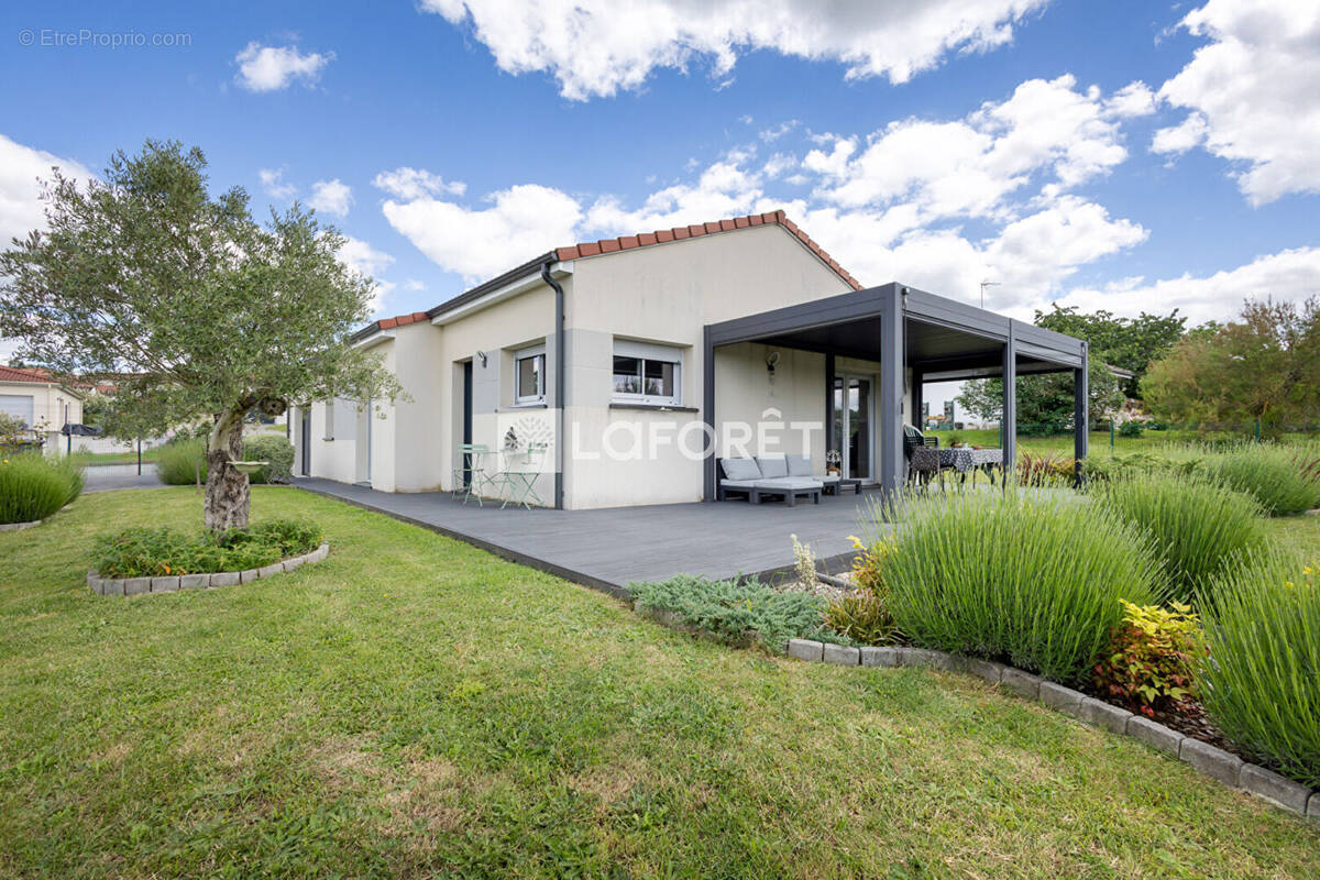 Maison à VERNEUIL-SUR-VIENNE