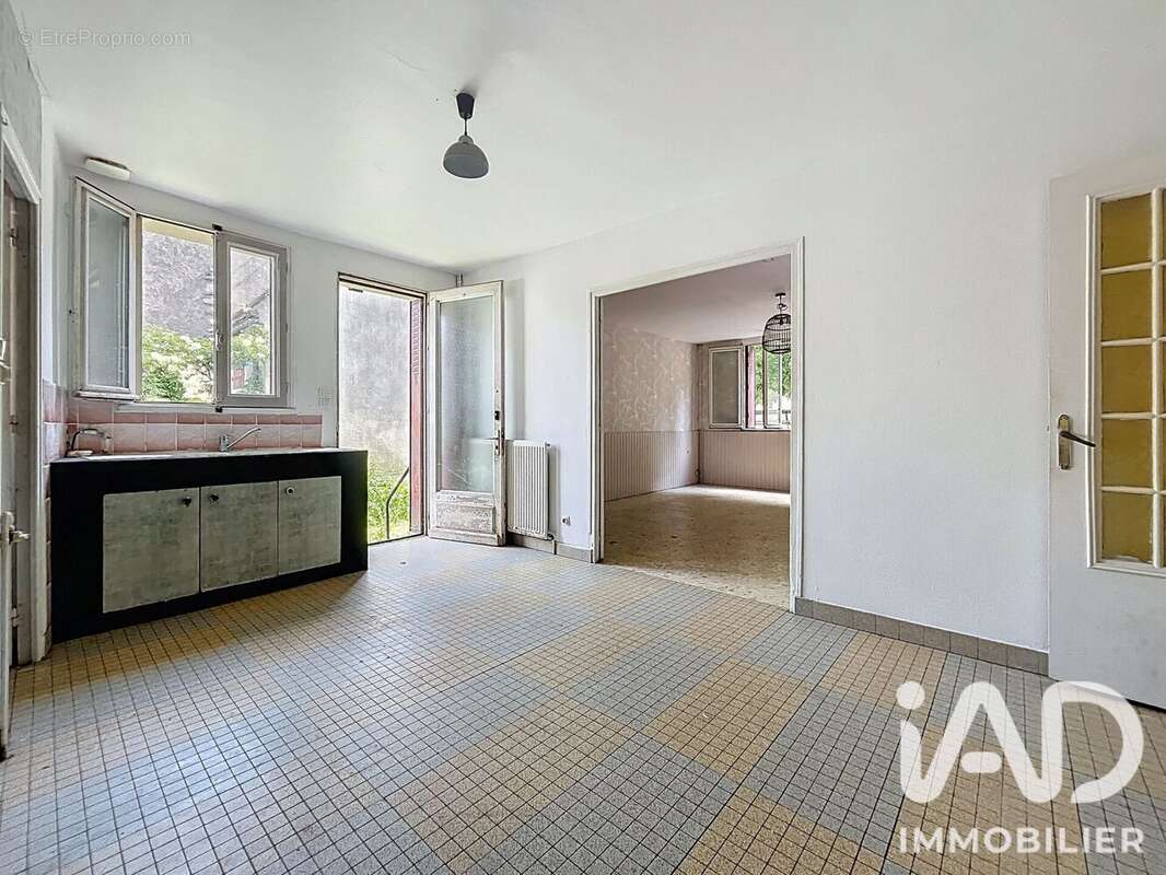 Maison 148 m² à Mailly-La-Ville  - photo 3