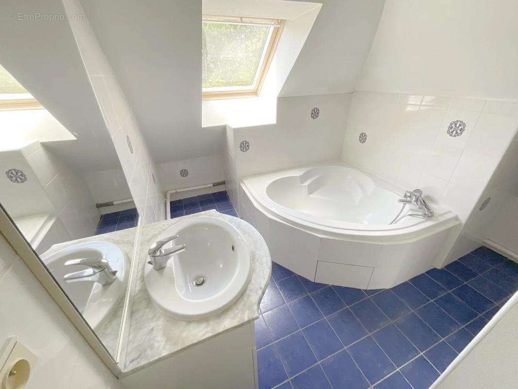 Maison à SAINT-JULIEN-LES-VILLAS