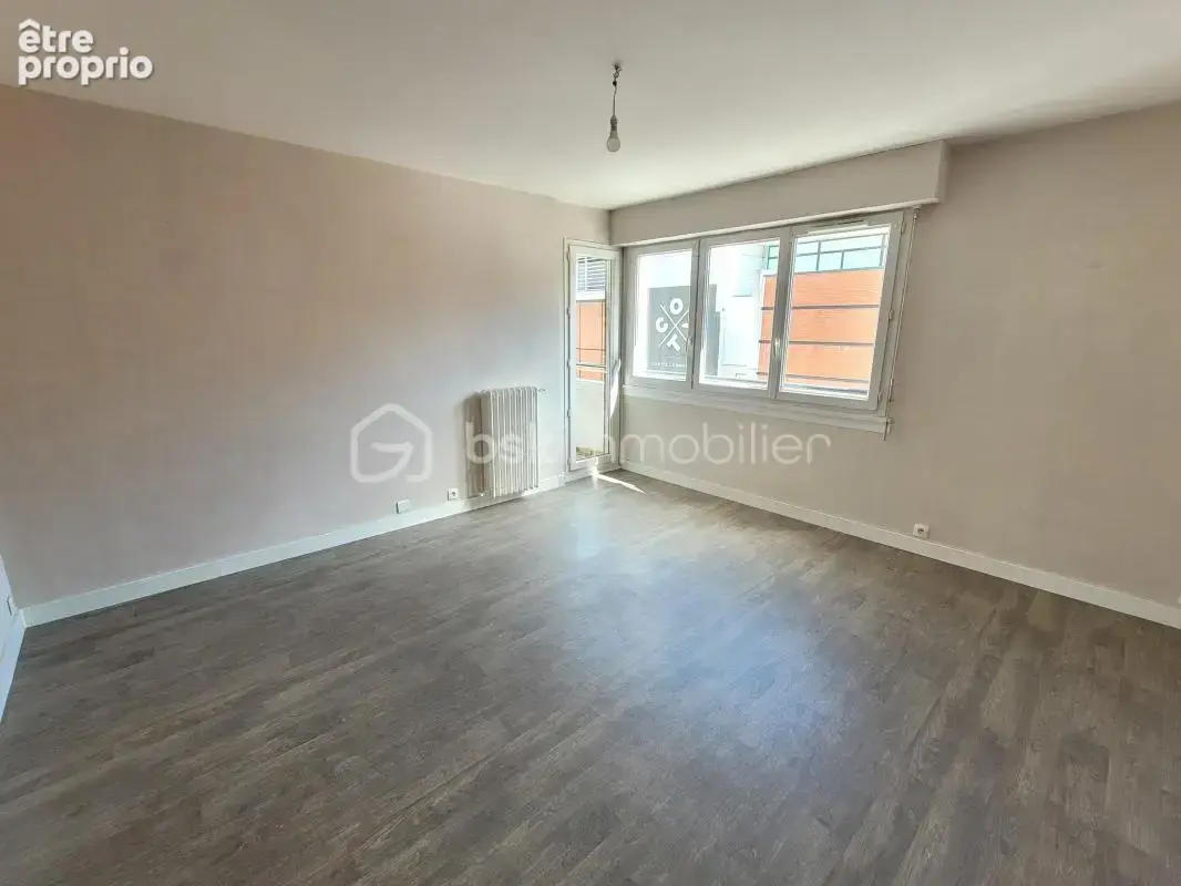 Appartement F3, 2 chambres, loggia, cave - photo 3