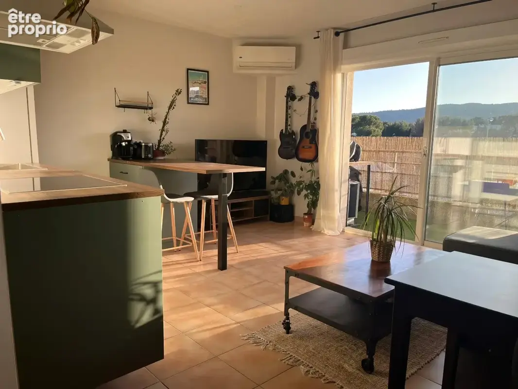 LA CIOTAT (13) – T2 de 43,24 m² au dernier étage avec ascenseur, balcon et vue dégagée - photo 4