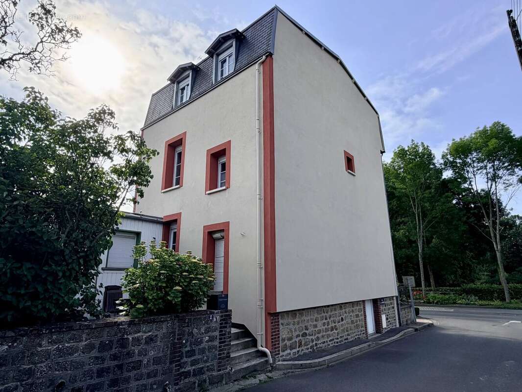 Maison de ville - 133m2 - 4 chambres - terrain 256m2 - photo 2