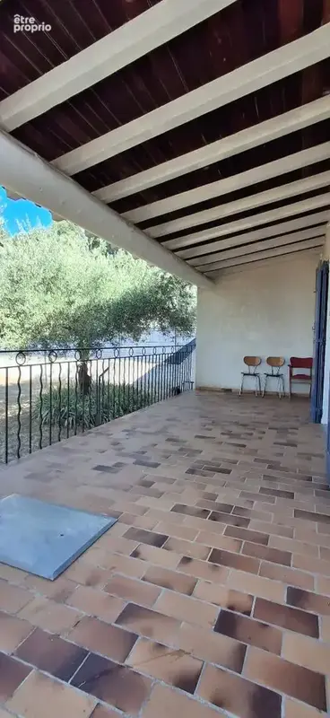 Montfrin Villa garage et terrain - photo 11
