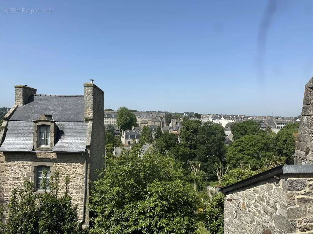 Dinan Centre Historique  Appartement bourgeois de 210 m² -L'esprit d'une maison de ville -Bien d'exception - photo 8