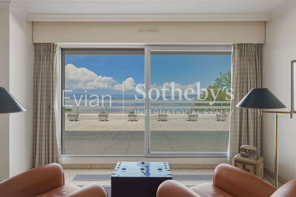 Appartement à EVIAN-LES-BAINS