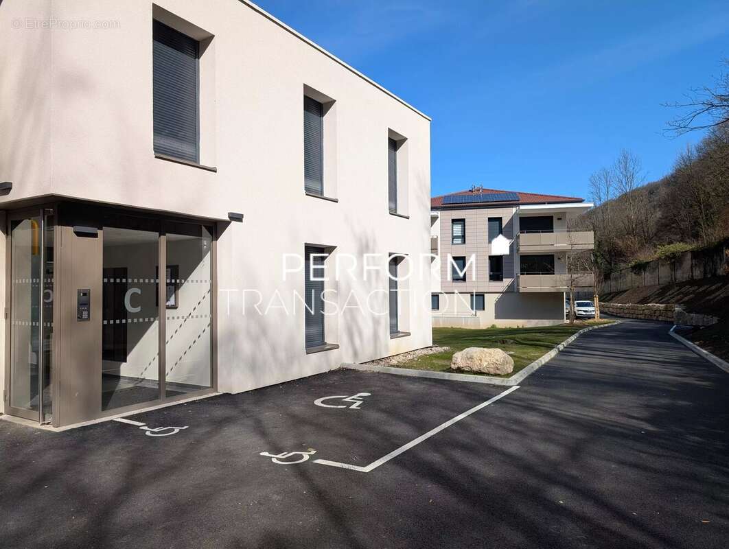 Appartement à POISAT