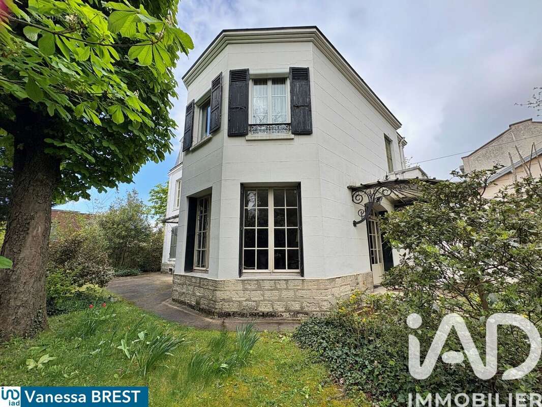 Photo 2 - Maison à SAINT-MAUR-DES-FOSSES