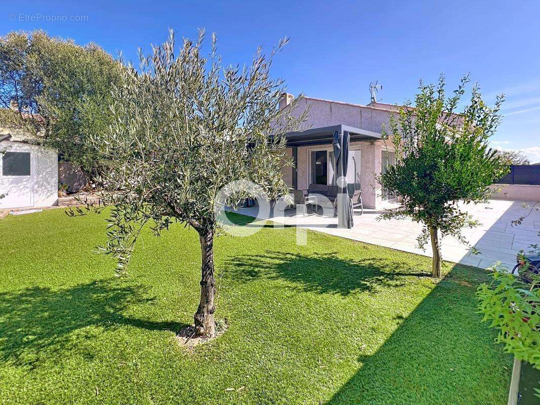 Maison à ROQUEBRUNE-SUR-ARGENS